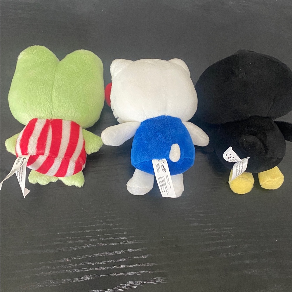 🎱Hello Kitty Bundle- set of 3 plushies & a Keroppi notebook! - Picture 6 of 7